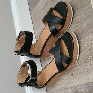 Adrienne Vittadini Black Women's Sandal